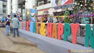 asd-2015-12-25-bangkok-thailand-XMAS shopping – December 25, 2015.mp4