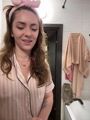 MariiD_Stripchat_20260517_082305.mp4