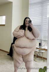 111121438_every-super-fat-queen-needs-a-giant-mirror-big-enough-to-fit_0.m4v