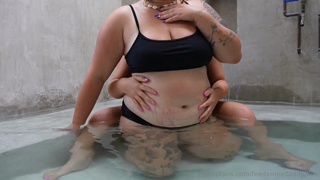 875953390_hot-tub-fun-with-my-friend-i-was-recently-on-vacation_0.mp4