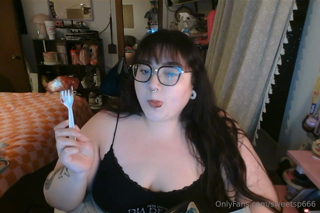 1529229417_some-anonymous-cutie-sent-me-a-50-doordash-gift-card-so-i-f_3.mp4