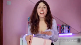 Giantess unboxing - ThisVid.com.mp4
