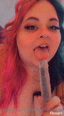 465624954_sucking-on-my-dildo_0.mp4