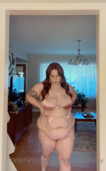 341502854_piggy-waddles_0.m4v