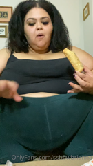 35736703_trying-some-new-pies-from-popeyes-think-i-found-a-new-fave_0.m4v