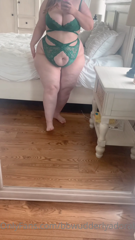 142446973_new-lingerie-loving-the-belly-keyhole_0.m4v