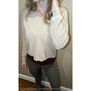 hotmomdomme-2023-03-17-2807872796.jpg