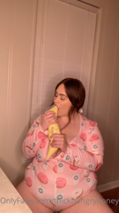 280013607_bedtime-bavarian-cream-snack-i-was-feeling-extra-hungry-t_0.m4v
