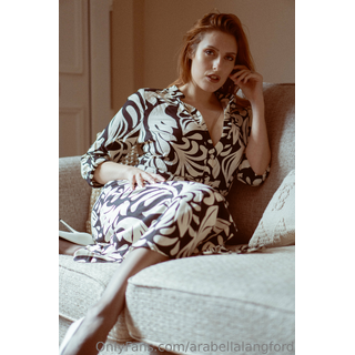 ladylangfordnylons-2023-04-08-2823189305.jpg