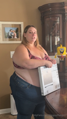 1391862643_the-much-anticipated-weigh-in-youve-all-been-waiting-for_0.mp4