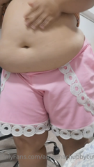 32161532_being-lazy-and-fat-here_0.m4v