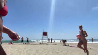at the beach with miranda - Twitch.mp4