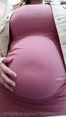 587236863_my-belly-button-is-so-deep_0.m4v