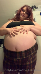 207068559_a-deliciously-stuffed-belly-full-of-pizza-for-this-almost-40_3.m4v