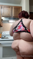 548095926_rare-footage-of-me-actually-cooking-plus-belly-play-while_0.m4v
