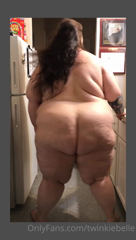 189499847_with-this-much-ass-how-could-i-not-throw-it-around_0.m4v