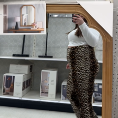1485391450_caught-a-glimpse-of-myself-in-target-and-i-love-being-fat_0.mp4