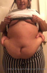 127348634_i-love-hands-all-over-my-belly-this-man-knows-how-to-handl_0.m4v