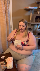 543685735_watch-britt-devour-a-fuck-ton-of-burger-king-and-do-a-few-ot_0.mp4