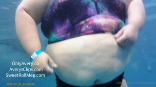 171217019_immerse-yourself-in-the-glory-of-our-fat-underwater-sweetr_0.m4v