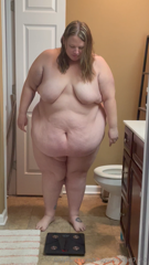 906609142_heres-a-lil-taste-of-the-short-but-super-sweet-weigh-in_2.mp4