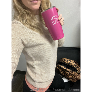 hotmomdomme-2023-03-27-2818865537.jpg