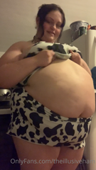 332281019_obese-cow-cannot-stop-stuffing-her-greedy-gut_16.m4v