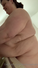 328040407_how-a-huge-bellied-babe-like-me-has-to-wash-dishes-i-tho_0.m4v