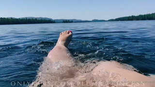 354585458_did-you-know-that-i-completely-float-in-water-i-took-a-litt_0.m4v