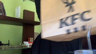 1496490851_little-lunch-time-to-catch-up-with-yall-i-hope-2025-is-t_0.mp4