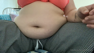 22490376_oink-oink-watch-me-grow-and-jiggle-before-i-chug-and-grow_6.m4v