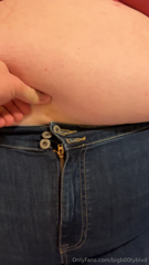 1451971577_watch-a-video-of-me-trying-to-fit-into-the-jeans-and-then_0.mp4