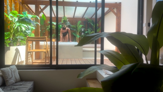 Léa Pam • Plaisirs & Orgasmes très Humides dans le Jacuzzi.mp4