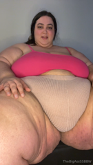 1009241438_fatty-friday-about-to-stuff-myself-with-a-family-bucket-o_0.mp4