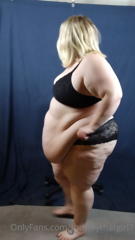 253456879_tight-squeeze-into-this-chair-a-little-belly-fun-as-well_0.m4v