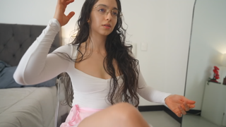 naughtysammx_26-06-29_18-37.mp4