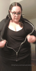 150652882_editing-up-late-my-shirts-are-getting-tighter-think-my-dry_3.mp4