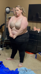 561931728_watch-me-take-off-these-clothes-and-get-comfy-after-a-fun-ni_0.mp4