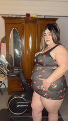 1369388417_i-decided-to-film-another-workout-vid-and-i-discovered-that_0.mp4