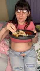 1457043332_chicken-stuffing-featuring-my-bulging-belly_0.mp4