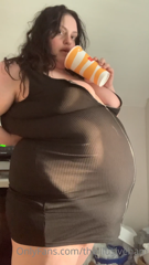 520645623_this-dress-is-fitting-a-bit-tighter-why-ever-could-that-be_6.m4v