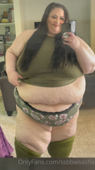 354549973_how-much-do-you-love-me-in-green_0.m4v