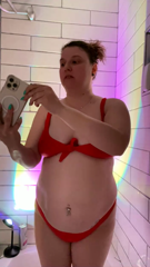 337815190_post-pool-shower-stream_0.mp4