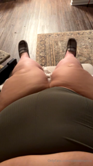 1029647059_huge-jiggly-leg-appreciation-post-wow-im-turned-on-seei_1.mp4