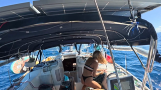 a girl and her cat -- boat life in Mo'orea [ep 216] - Lauren Landers Sailing (1080p, h264).mov