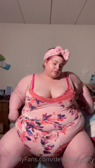 323123922_i-had-to-take-advantage-of-being-cute-this-pj-set-ki_1.m4v