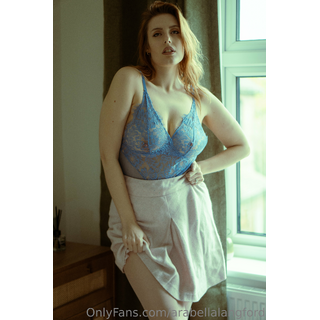 ladylangfordnylons-2023-04-17-2839568973.jpg