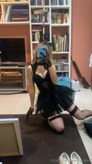 935896873_goth-me_0.mp4