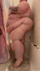 1033969172_full-shower-routine-including-drying-and-powdering-un-edit_0.mp4