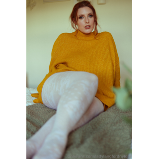 ladylangfordnylons-2025-01-15-3647921953.jpg